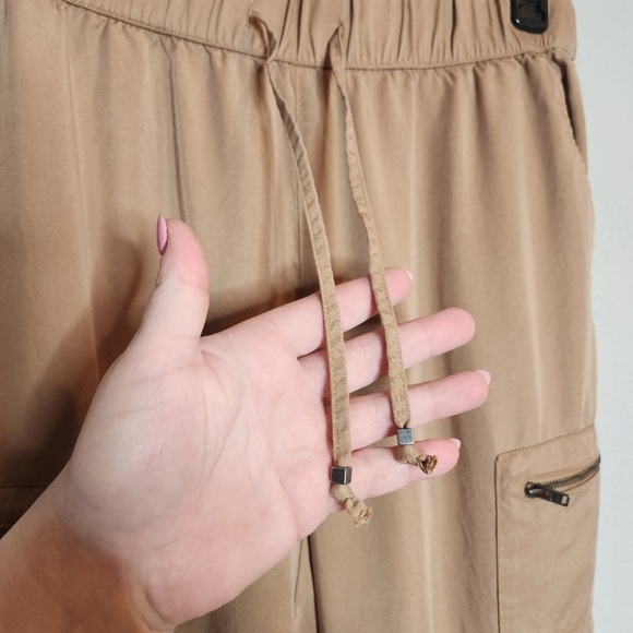 Banana Republic Khaki Tan Tencel Cargo Utilitycore Quite Luxury Joggers - Picture 3 of 8